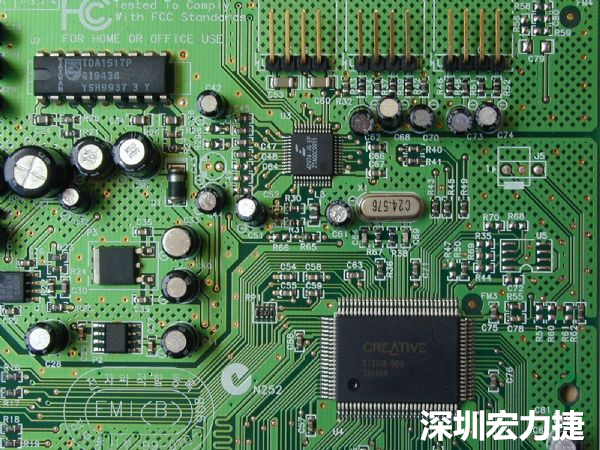 針對PCB區塊產生的EMI干擾問題，可使用EMI改善對策元件重點改善。