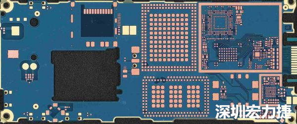 手機可用的PCB空間相當小，而1片式的設計是節省成本的作法，如何做到區隔不同子系統、降低雜訊干擾，是設計關鍵。