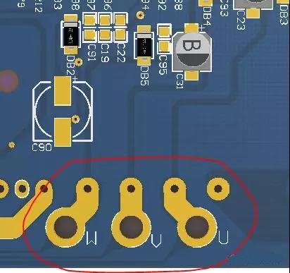 PCB設計不僅可以將PCB實現為即插即用的插件，而且可以增加焊料的厚度以達到過大電流的目的。